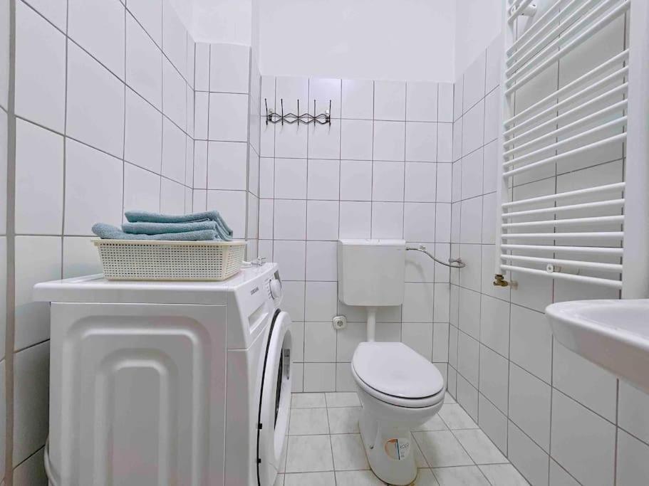 C Downtown Cozy Family Loft Apartment Будапеща Екстериор снимка